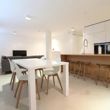 Spacious For 2 With Sauna In Punavuori * هلسنكي