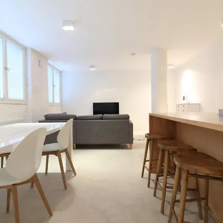 Spacious For 2 With Sauna In Punavuori 赫尔辛基